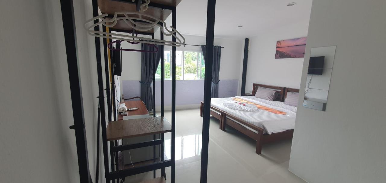 Patong At Home Hotel מראה חיצוני תמונה