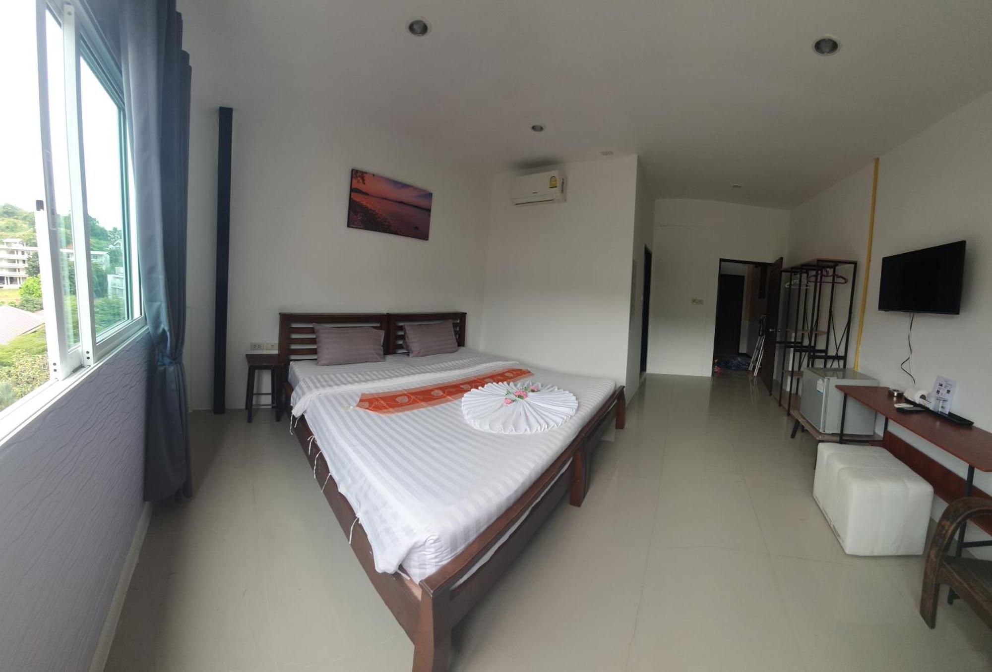 Patong At Home Hotel מראה חיצוני תמונה